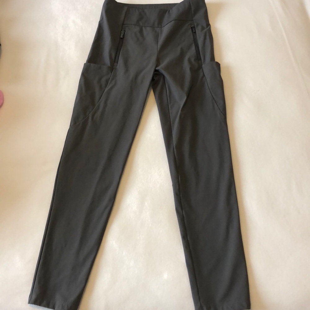 Athleta winter cargo tights as 6 worn once
